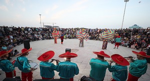 جشنواره نوروزی در اسکله تفریحی و کشتی یونانی کیش